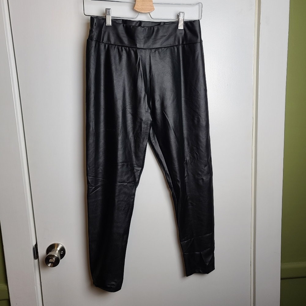 *New* Shiny Black Leggings